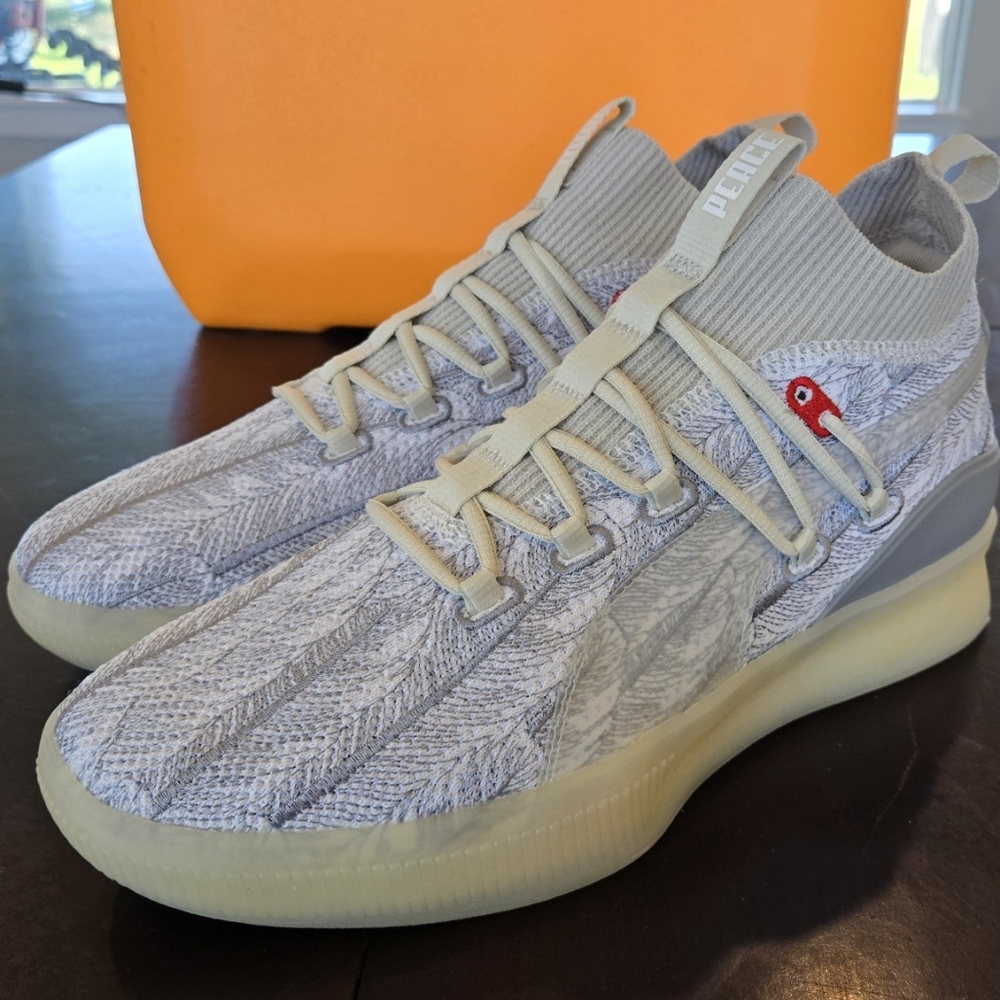 Puma Clyde Court Disrupt - Peace on Earth (size 11).